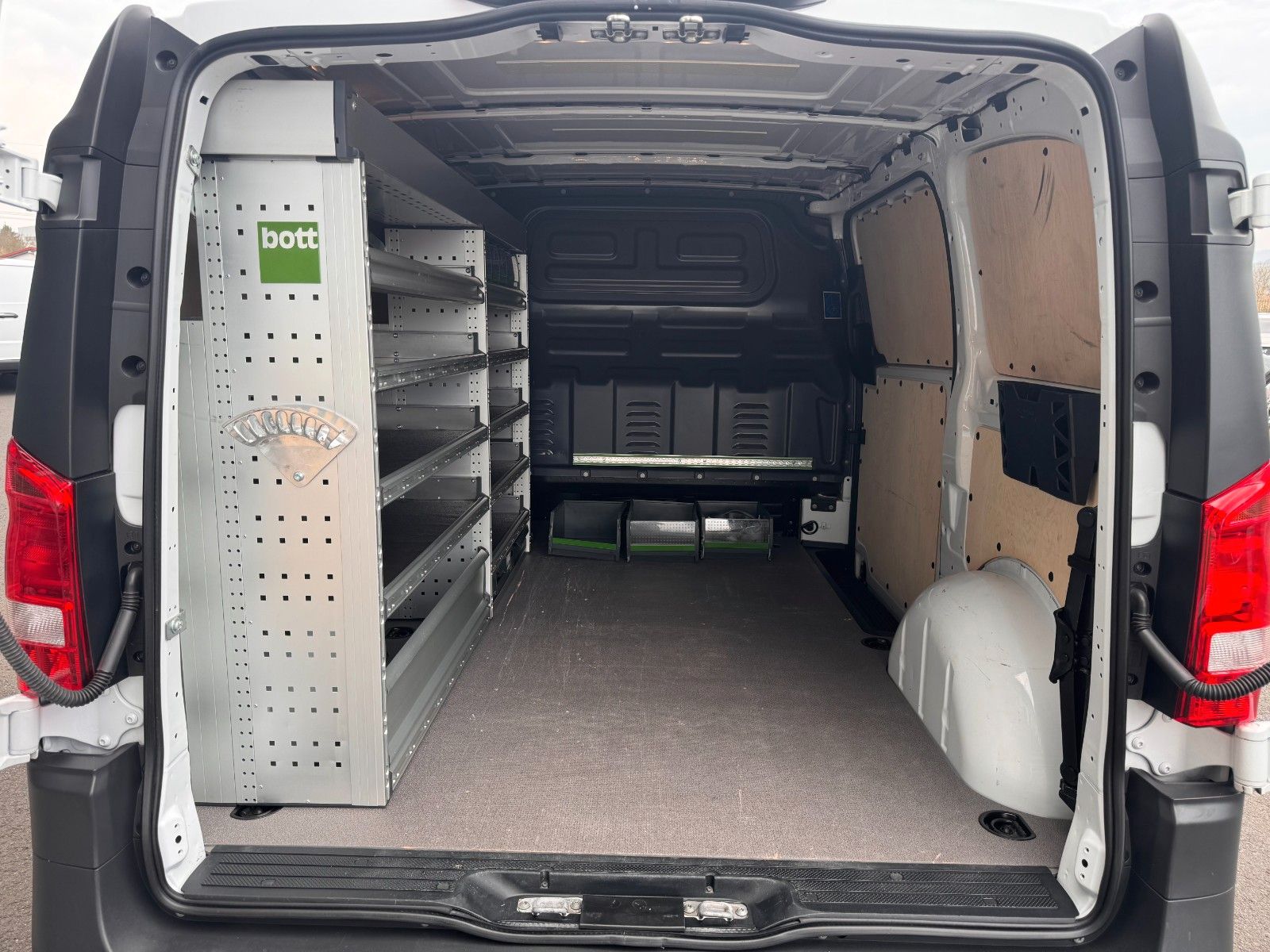 Fahrzeugabbildung Mercedes-Benz Vito 114 CDI 9G Kompakt BOTT REGAL Kamera Klima