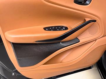 صورة مصغرة 23 لـ 2022 Aston Martin DBX