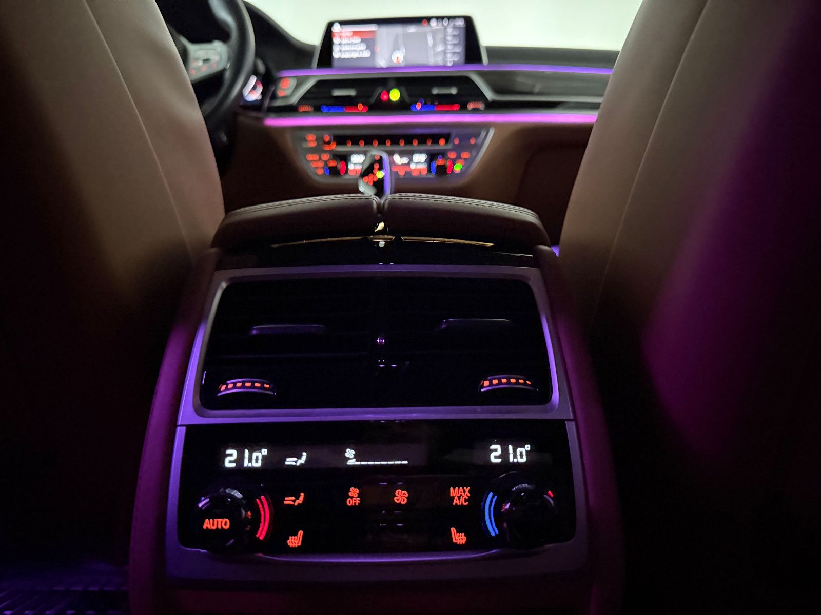 Fahrzeugabbildung BMW 740 d xDrive M SPORT/LASER/HuD/ACC/AHK/LIVE PLUS