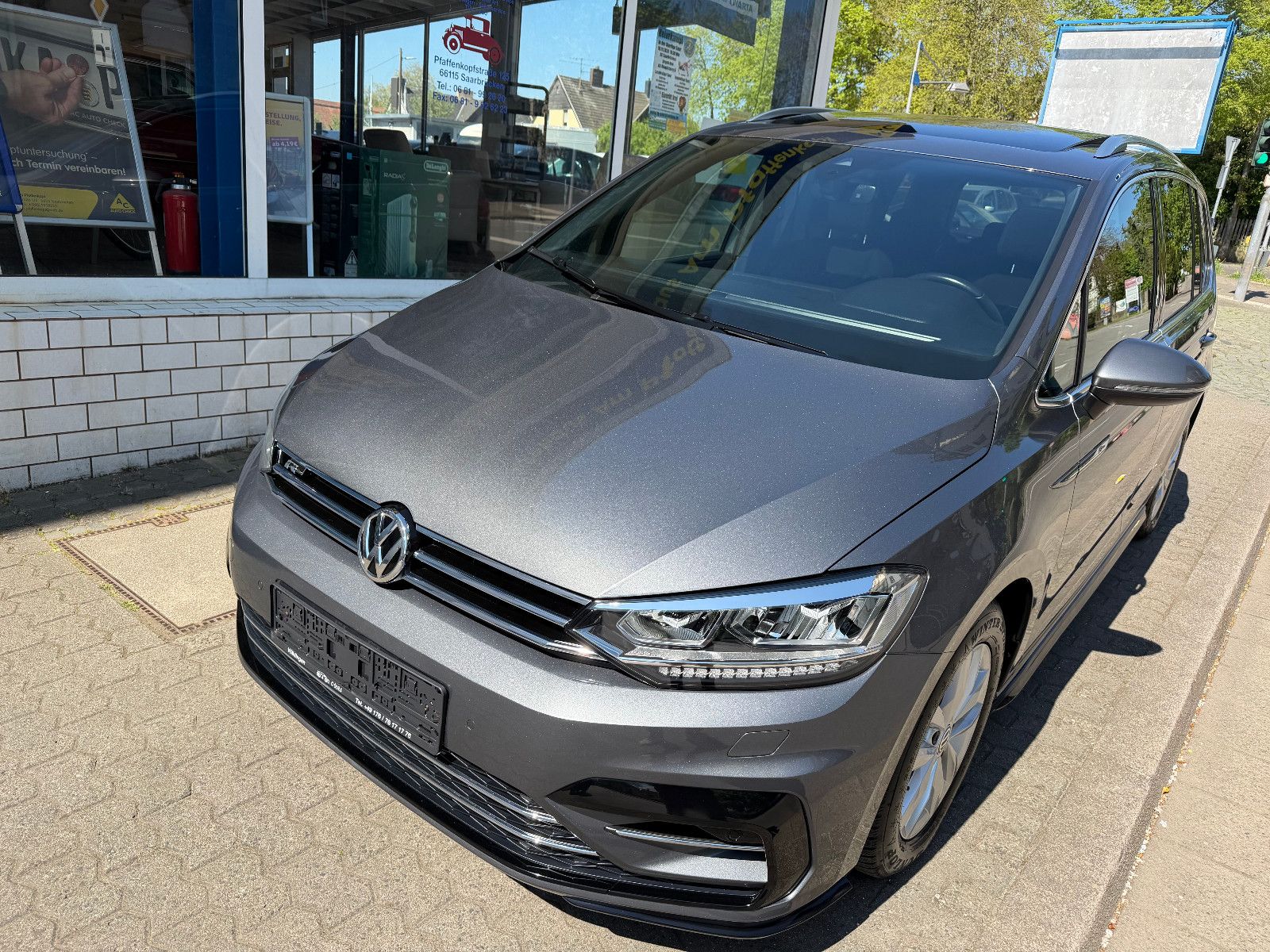 Volkswagen Touran R-line PANO*7 SITZER*AHK
