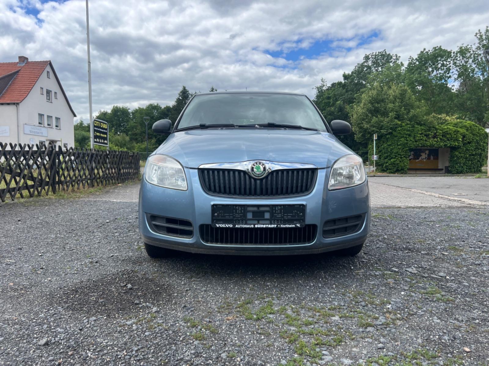 Skoda Fabia 2010 — rear view