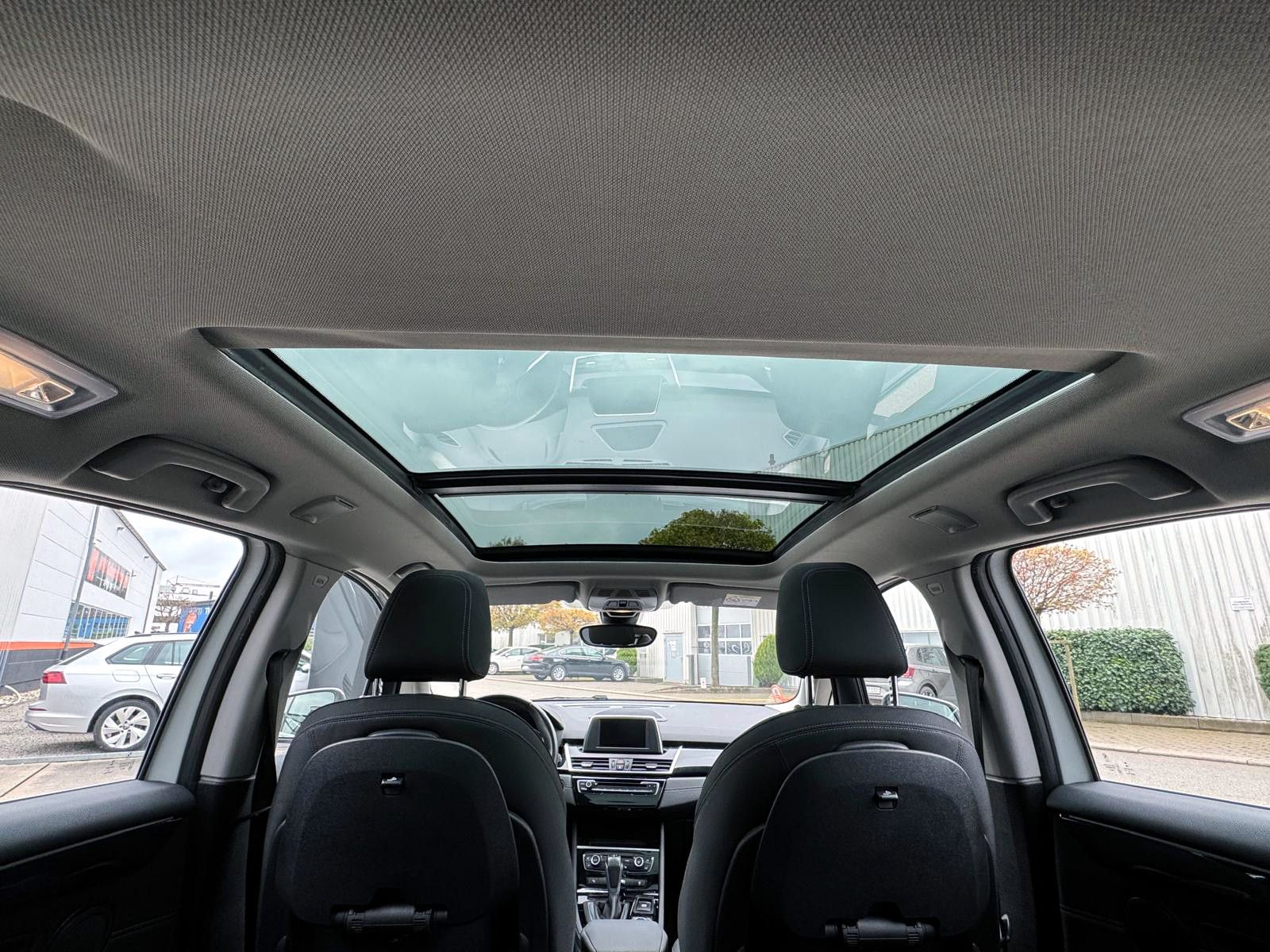 Fahrzeugabbildung BMW 218i Active Tourer Aut. Sport-Line LED KAM PANO