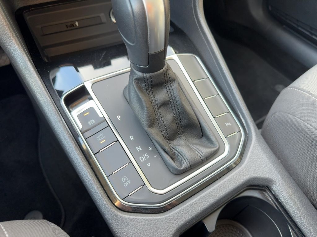 Fahrzeugabbildung Volkswagen Golf Sportsvan Highline  AHK SCHWENKB. NAVI  RÜC