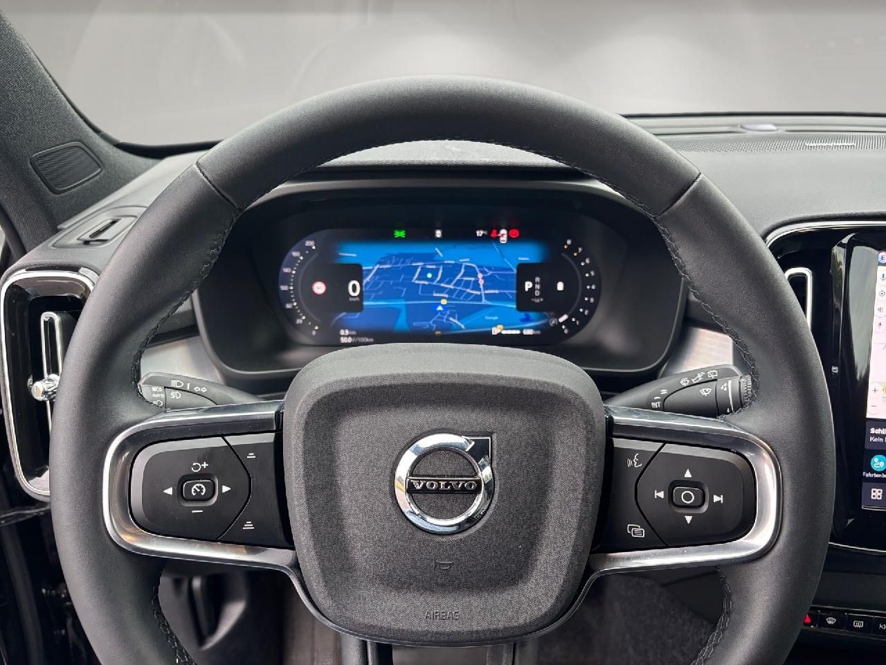 Fahrzeugabbildung Volvo XC40 B3 Benzin Plus Black Edition 2WD