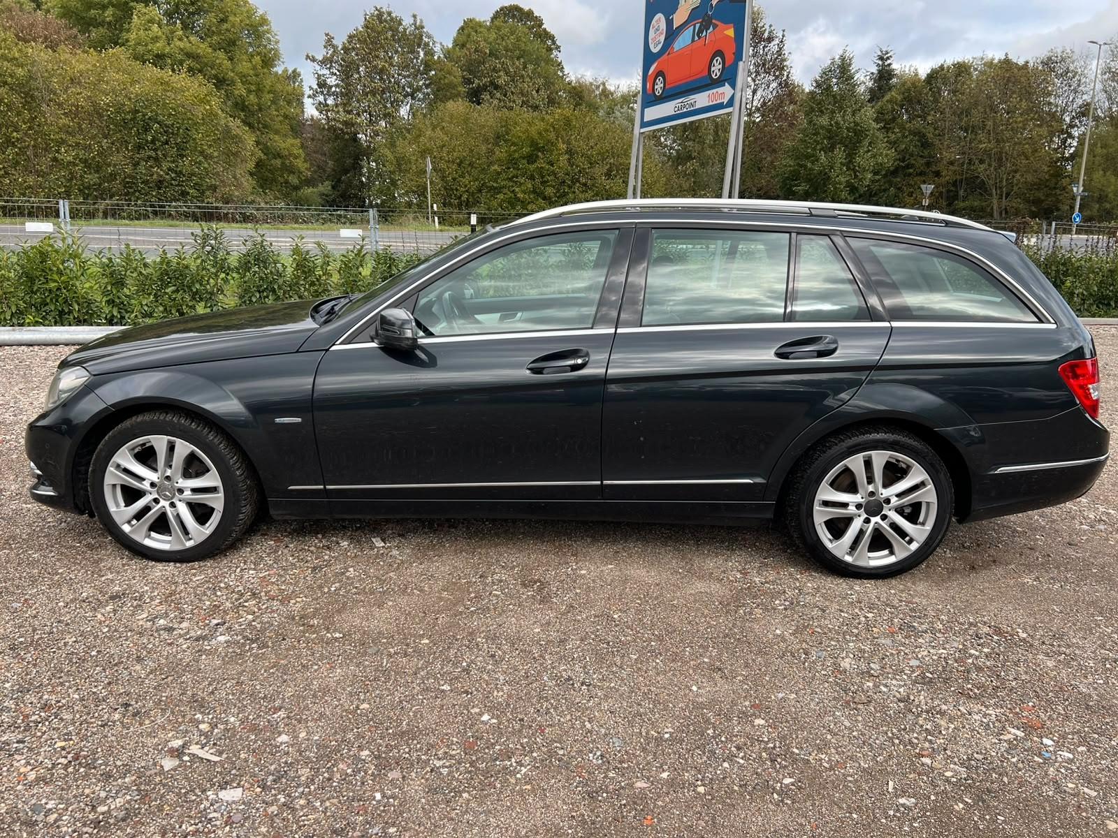 Mercedes-Benz C220 2011 — rear view
