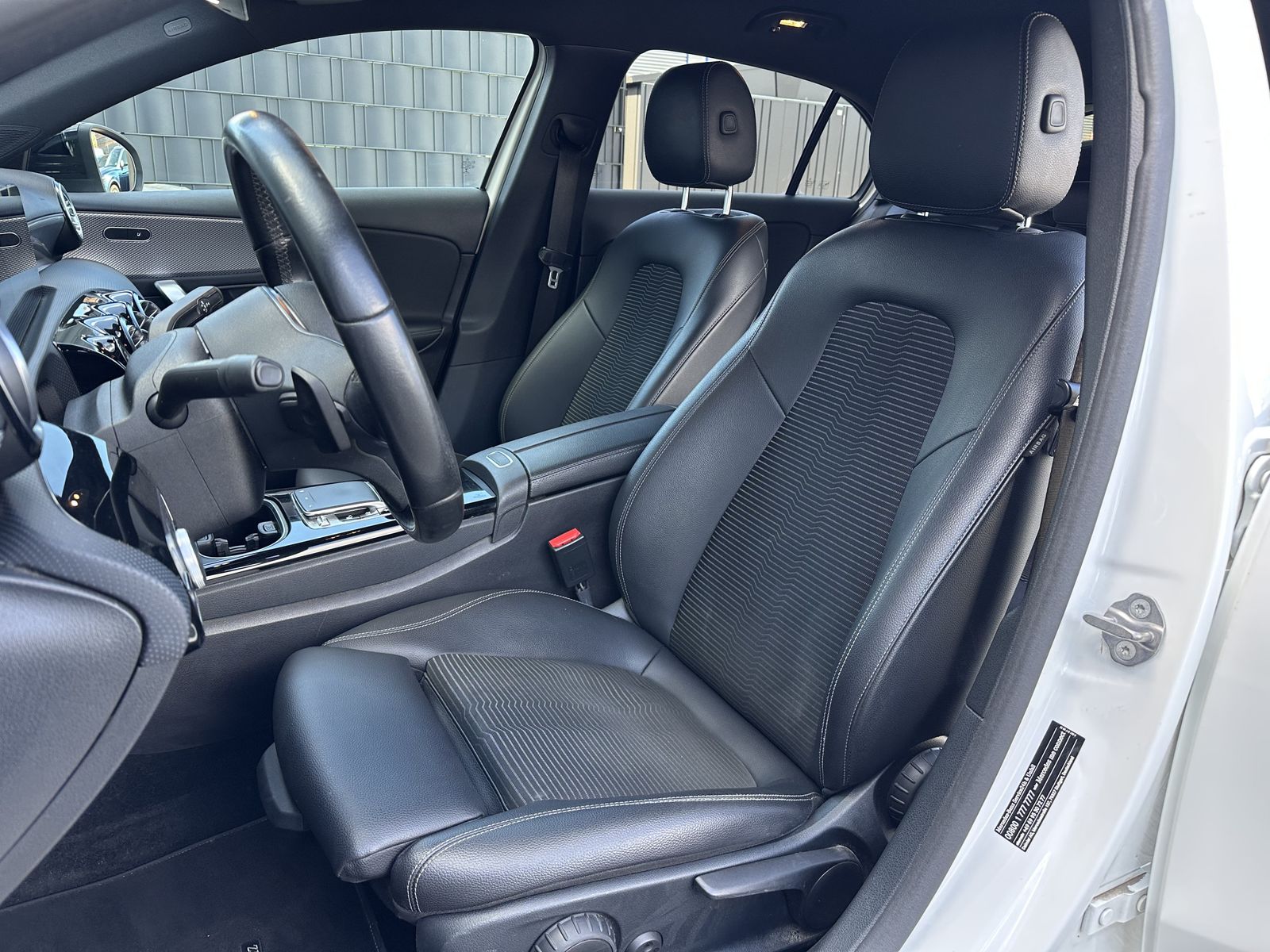 Fahrzeugabbildung Mercedes-Benz A 250 Progressive DCT NAV+LED+SHZ+AHK+DIGDISPLAY