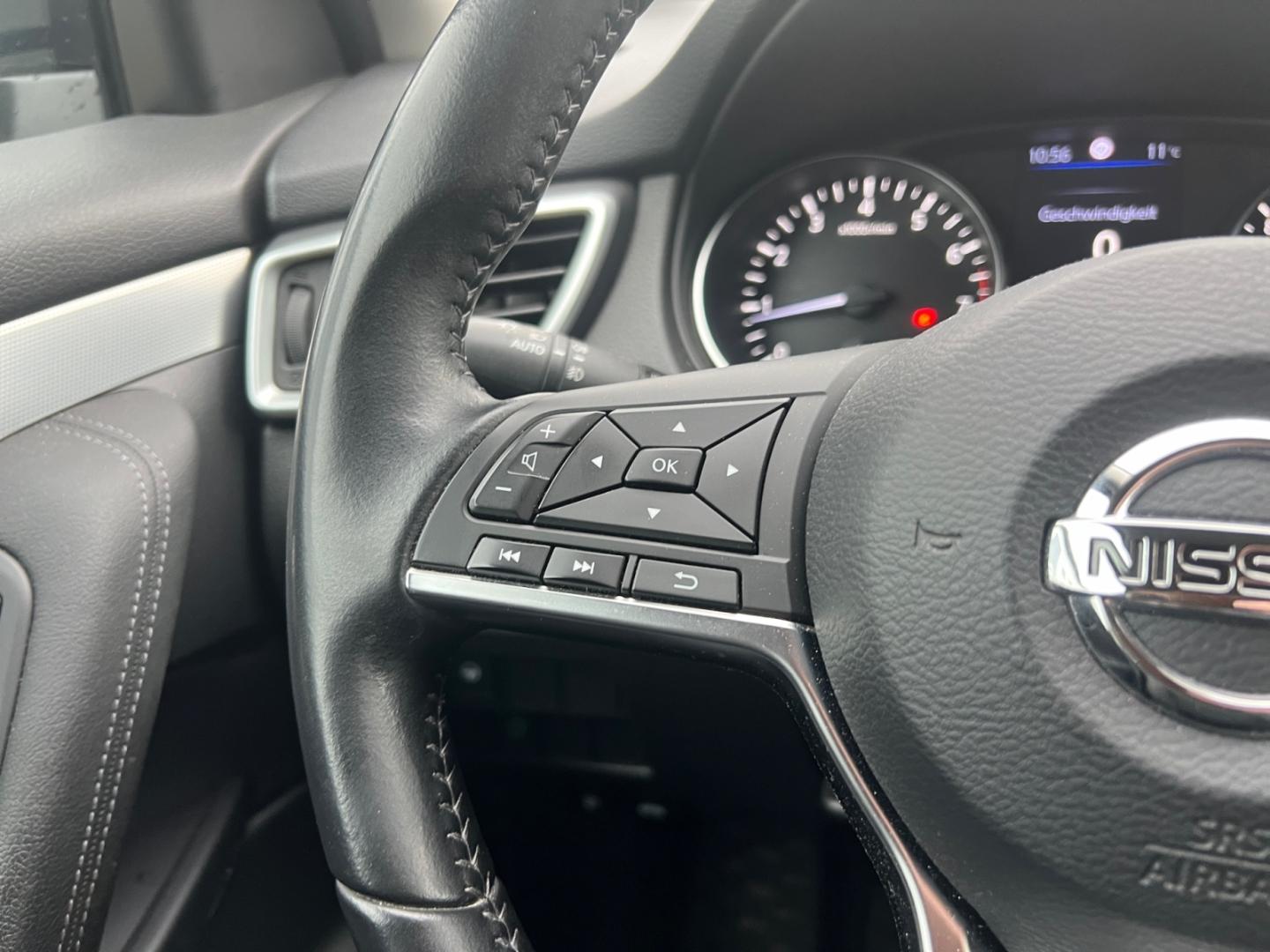Nissan Qashqai 1.3 DIG-T TEKNA *LED*360°*hzb. Front*ACC