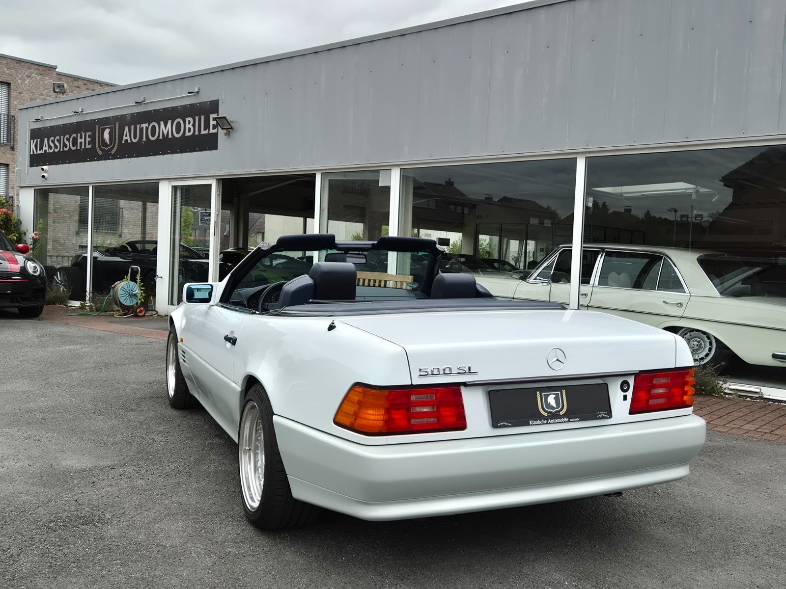 Fahrzeugabbildung Mercedes-Benz SL 500/Originale km/Sammlerzustand/OZ Futura 17"