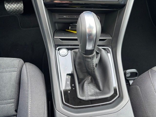 Fahrzeugabbildung Volkswagen Touran 1.5TSI DSG Highline 7-Sitz+STDHZ+AHK+PANO