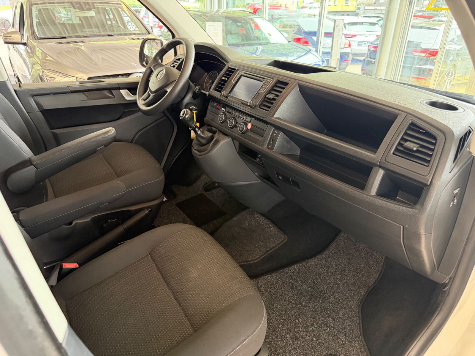 Fahrzeugabbildung Volkswagen T6 Caravelle Comfortline