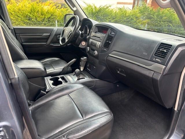 MITSUBISHI PAJERO 3.2 DI-D 16V AUT. 5P. INSTYLE 170 ch BVA - Historique Entretien Disponible