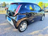 Toyota Aygo AYGO x-play touch - Toyota: Schwarz, Aygo