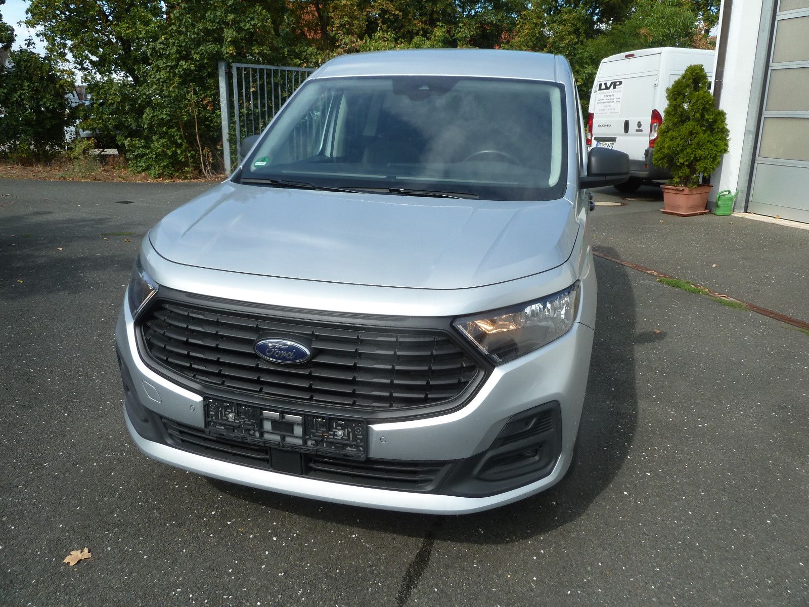 Ford Tourneo Connect 2.0 EcoBlue 90kW Trend DSG imagem 2