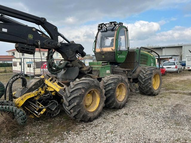 John Deere 1270 E