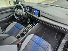 VW Golf VIII R 4Motion Matrix DAB Harman-Kardon
