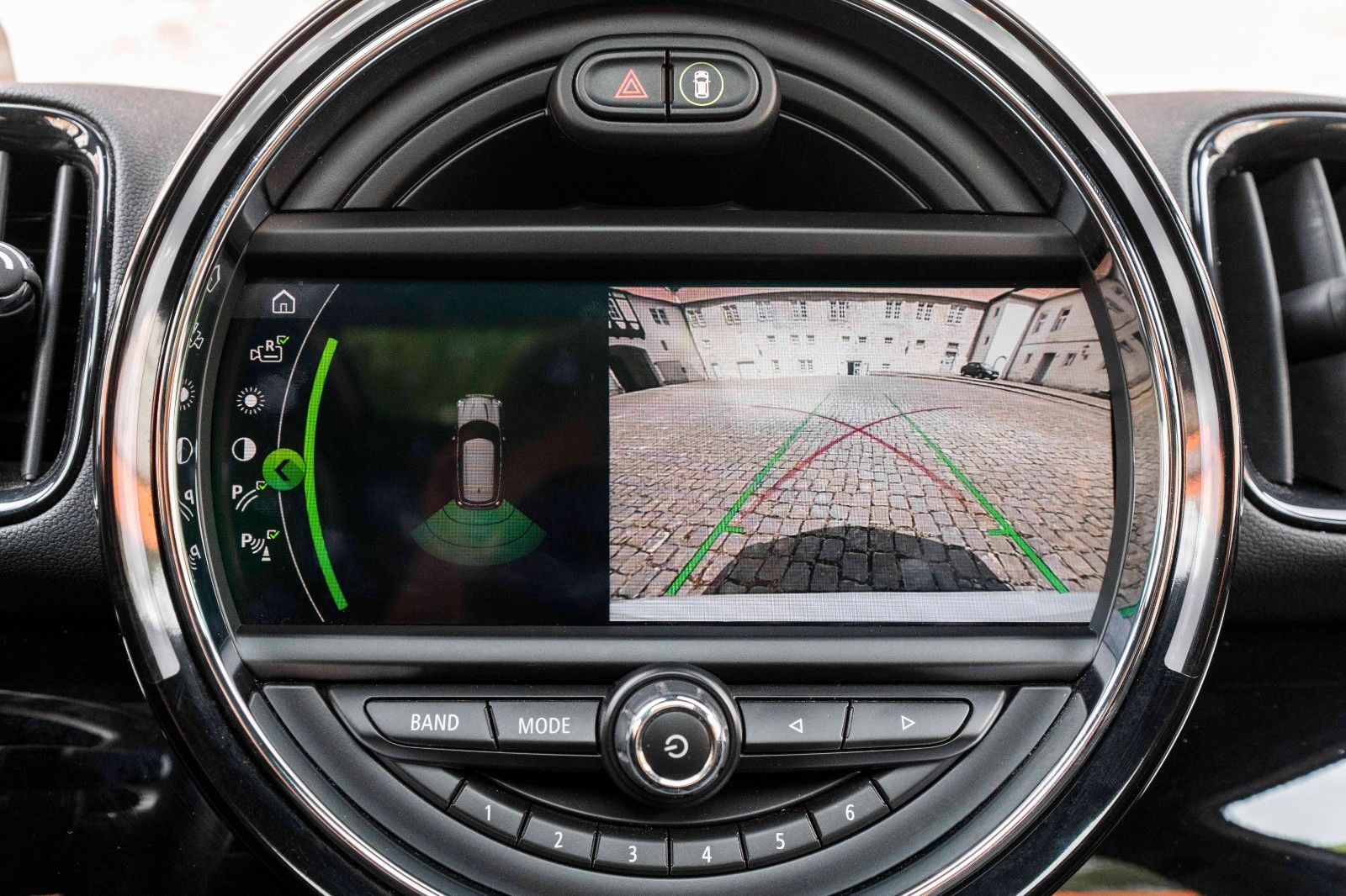 Fahrzeugabbildung MINI Cooper S Countryman ALL4 HUD H&K KAM LED PANO