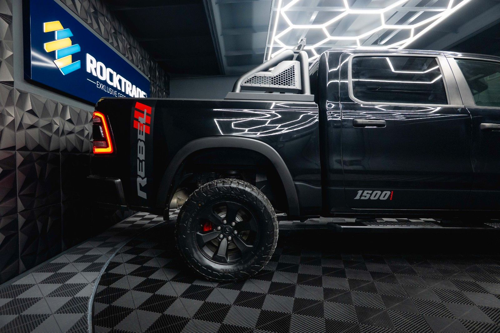 Fahrzeugabbildung Dodge RAM 5.7 V8 HEMI 4x4 REBEL OFFROAD Night AxleLock