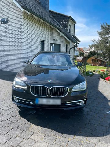 BMW BMW 750d xDrive Limousine  Kraftvoller Lu...