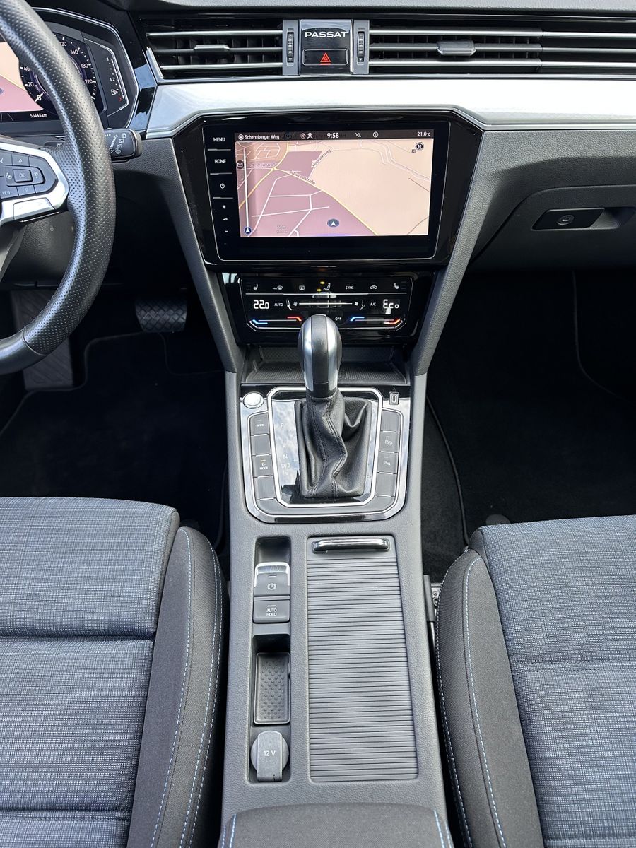 Fahrzeugabbildung Volkswagen Passat Variant 1.4 TSI DSG GTE NAV+LED+ACC+VCOCK