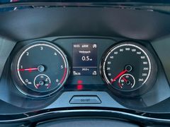 Fahrzeugabbildung Volkswagen T6.1 Multivan 150 PS Navi Sitzh AHK 60000km