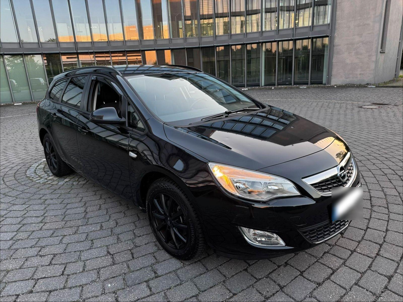 Opel Astra, 2012
