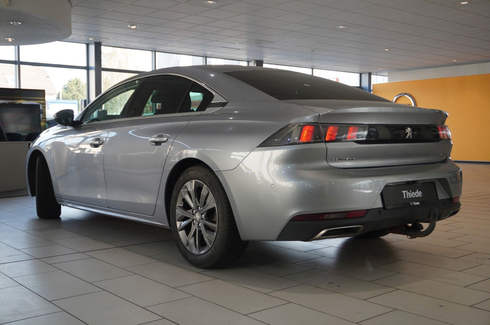 Fahrzeugabbildung Peugeot 508 LIM 1.5D ALLURE NAVI/LED/KAMERA/SHZ/VIRTU.