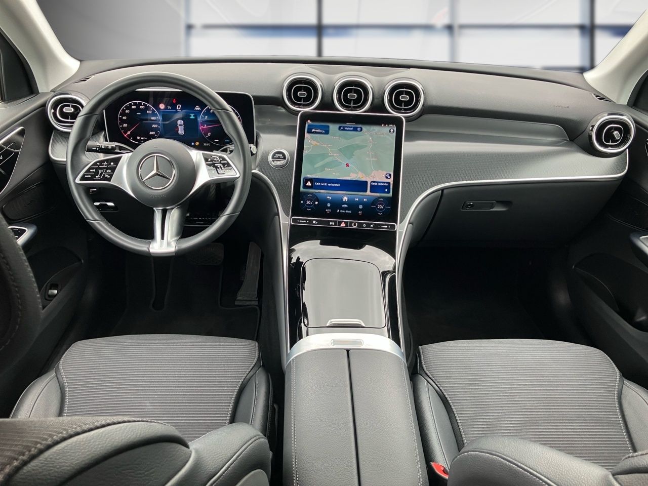 Fahrzeugabbildung Mercedes-Benz GLC 200 4M AVANTGARDE+AHK+EASYPACK+AMBIENTE+LED+