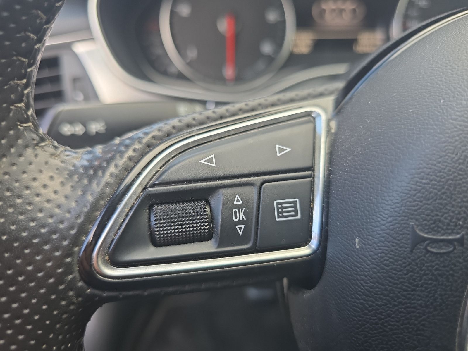 Fahrzeugabbildung Audi A6 Avant 3.0 TDI quattro 3x S-Line Voll