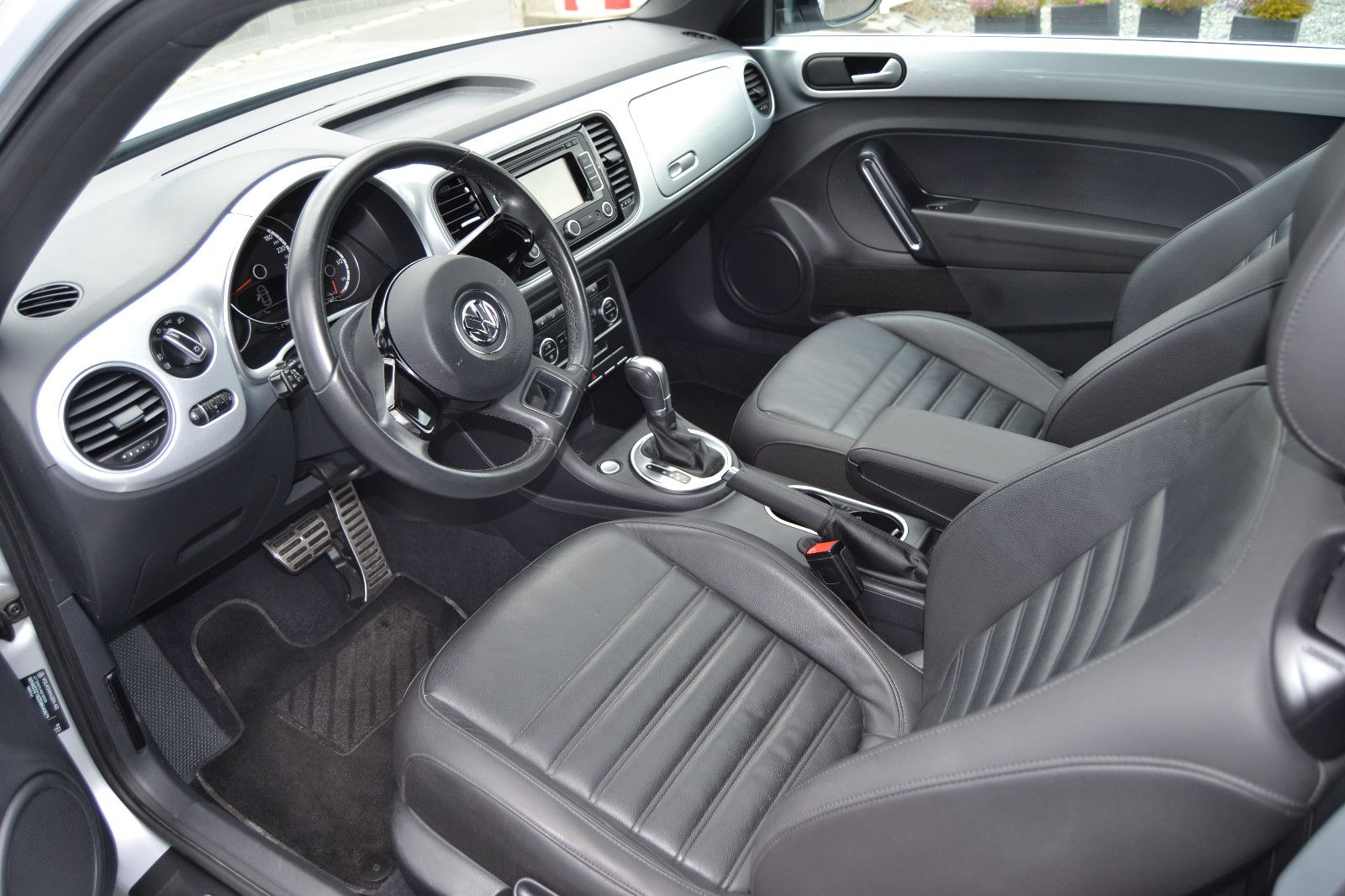 Fahrzeugabbildung Volkswagen Beetle Sport*Klima*Leder*Panoramadach*