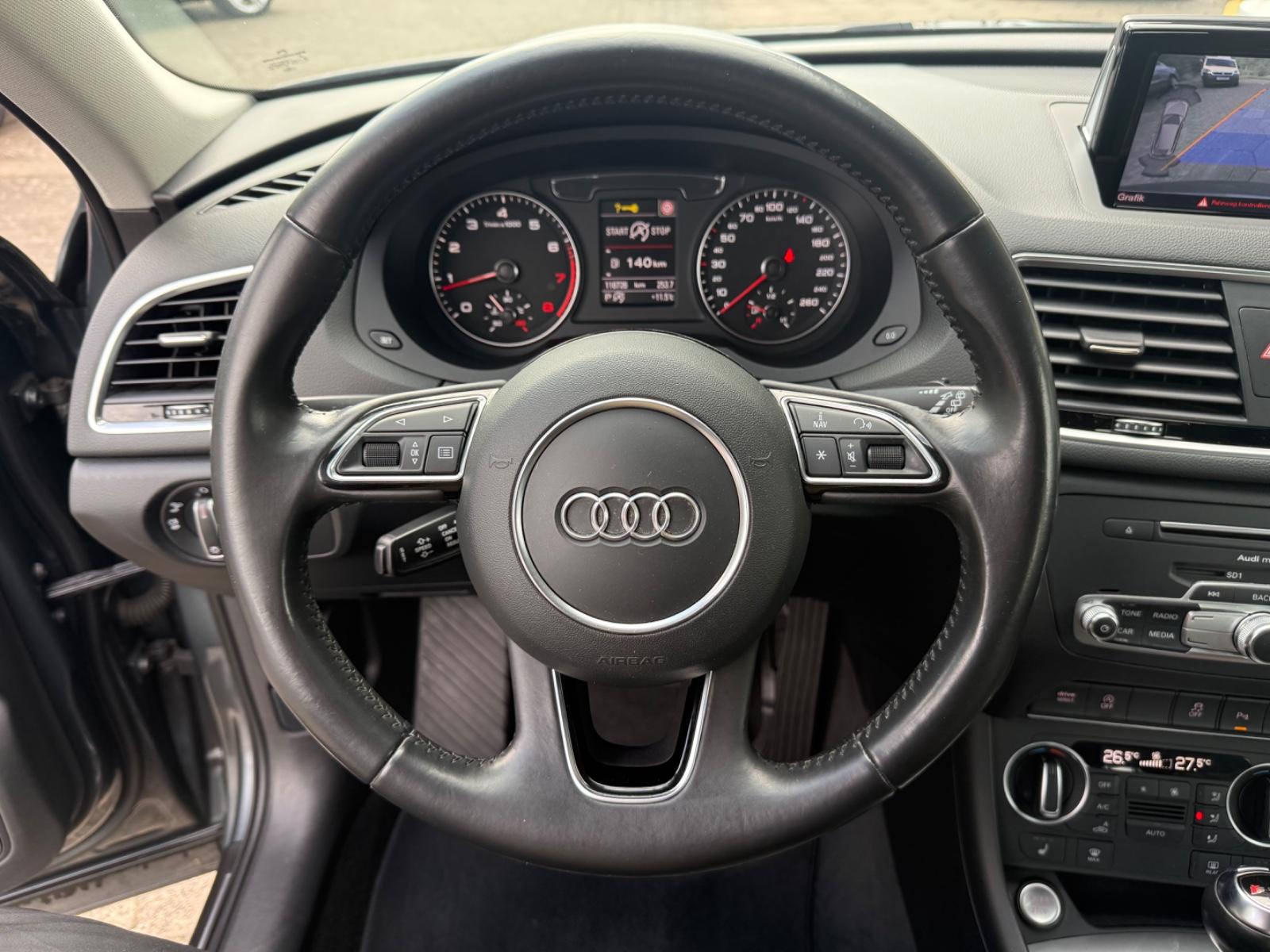 Audi Q3 sport quattro / Scheckheftgepflegt / Kamera