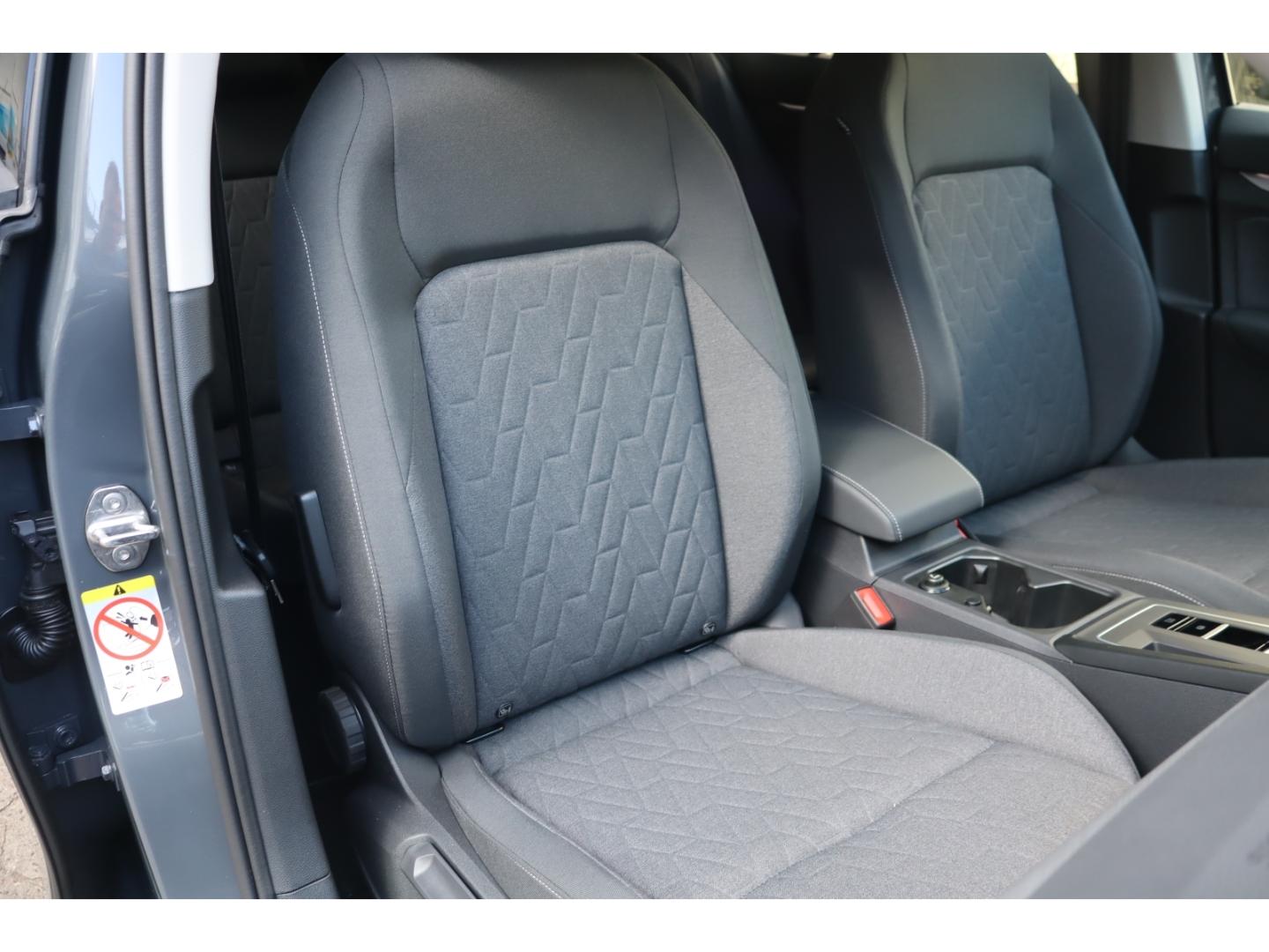 Volkswagen Golf VIII 1.5 eTSI DSG AHK Winterpaket RFK Side, миниатюра 12