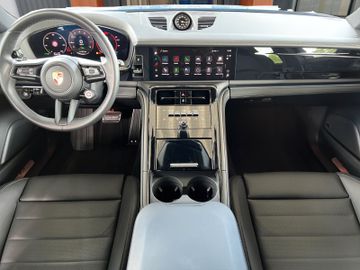 Porsche Panamera - 8
