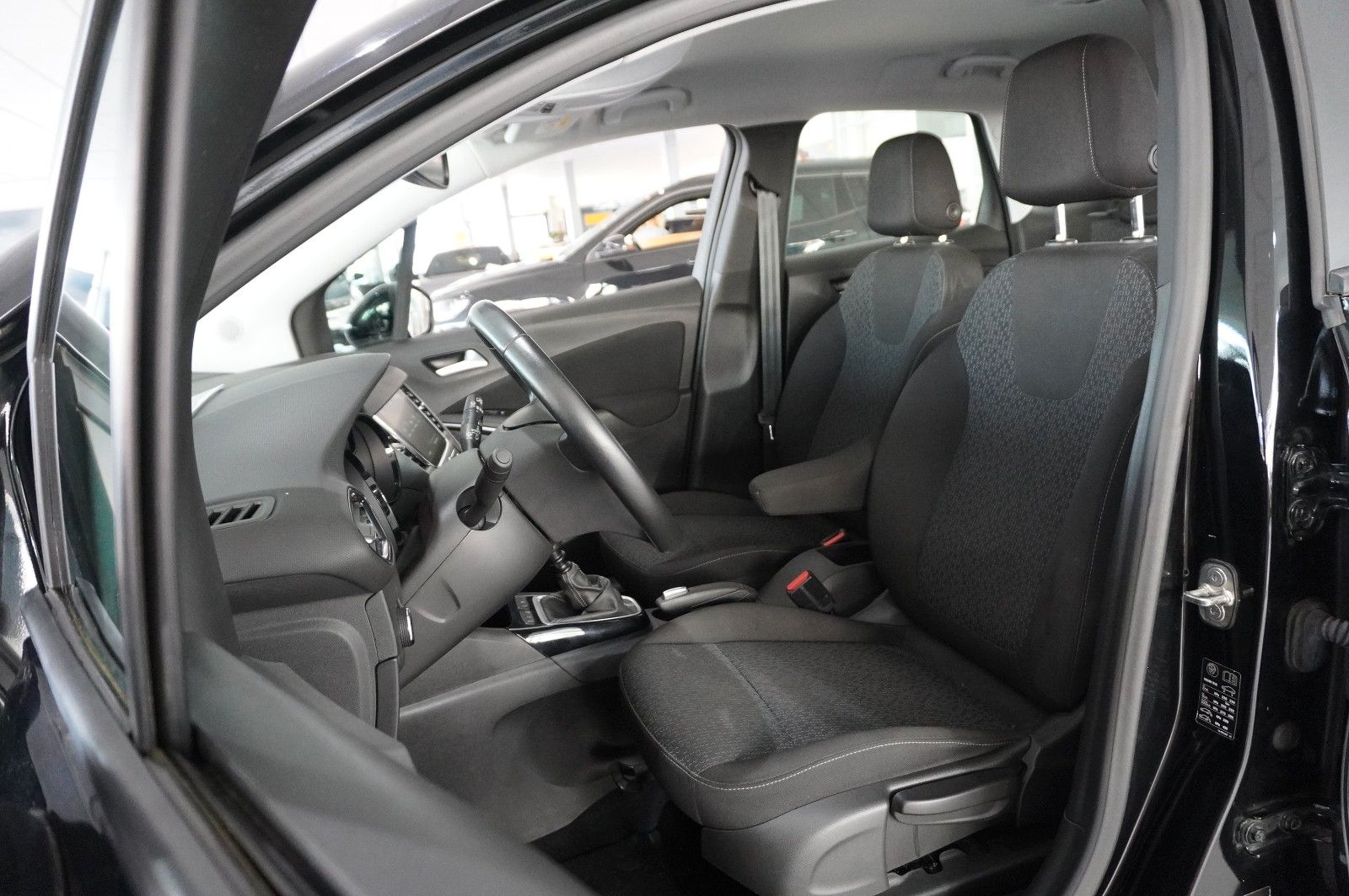 Fahrzeugabbildung Opel Crossland (X) 1.5D EDITION NAVI/LED/TEMP./DAB+