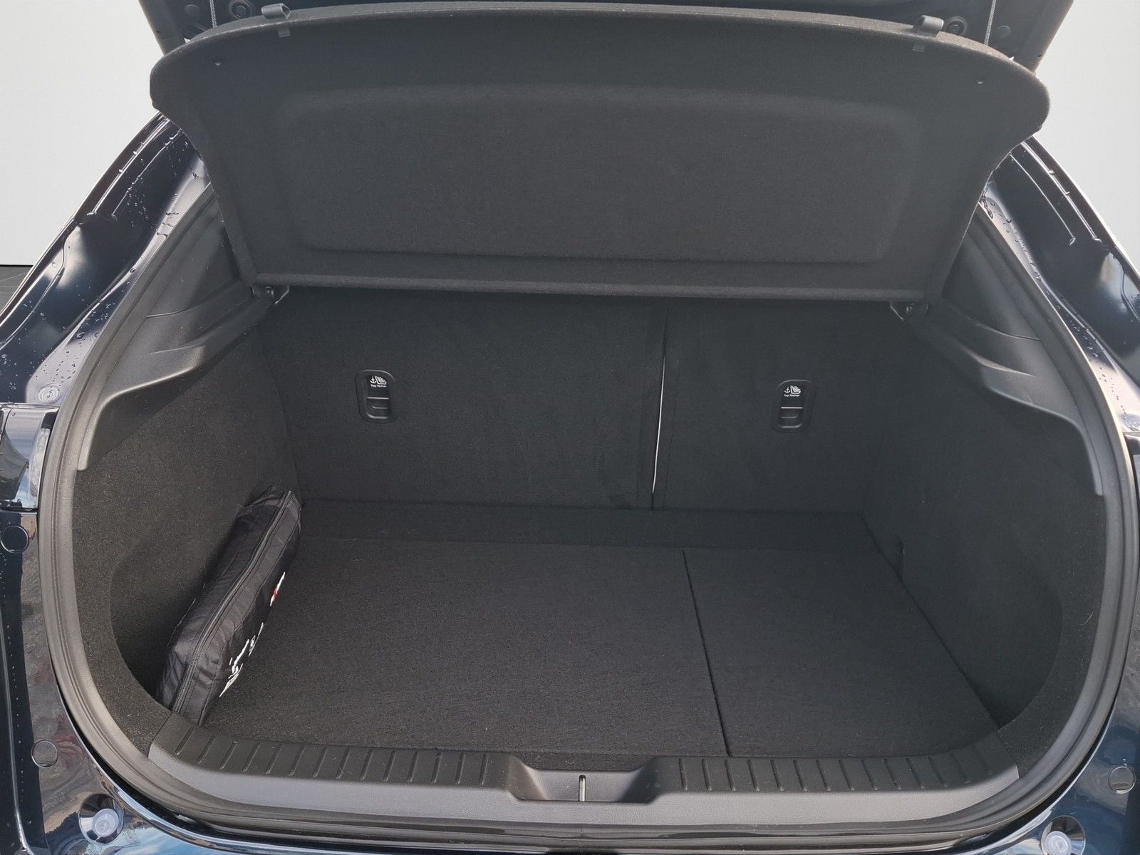 MAZDA CX-30 Selection 2.0 AWD AUTOMATIK / LEDER / MATR - Image 16