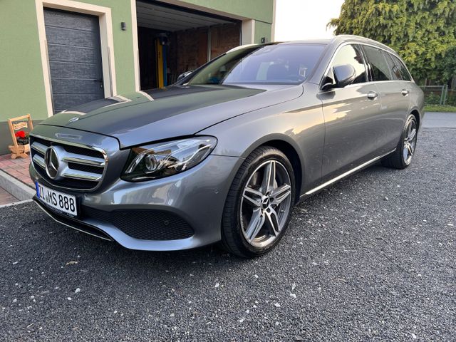 MERCEDES-BENZ E 350 d 4MATIC T Autom. -AMG Designo Burmester 