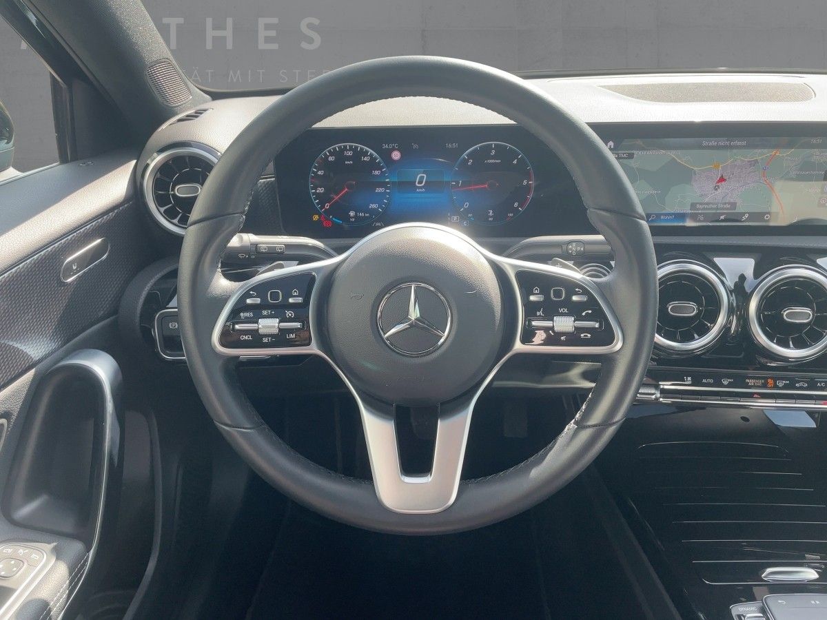 Fahrzeugabbildung Mercedes-Benz A 200 d LED/Navi/Pano/Kamera/MBUX