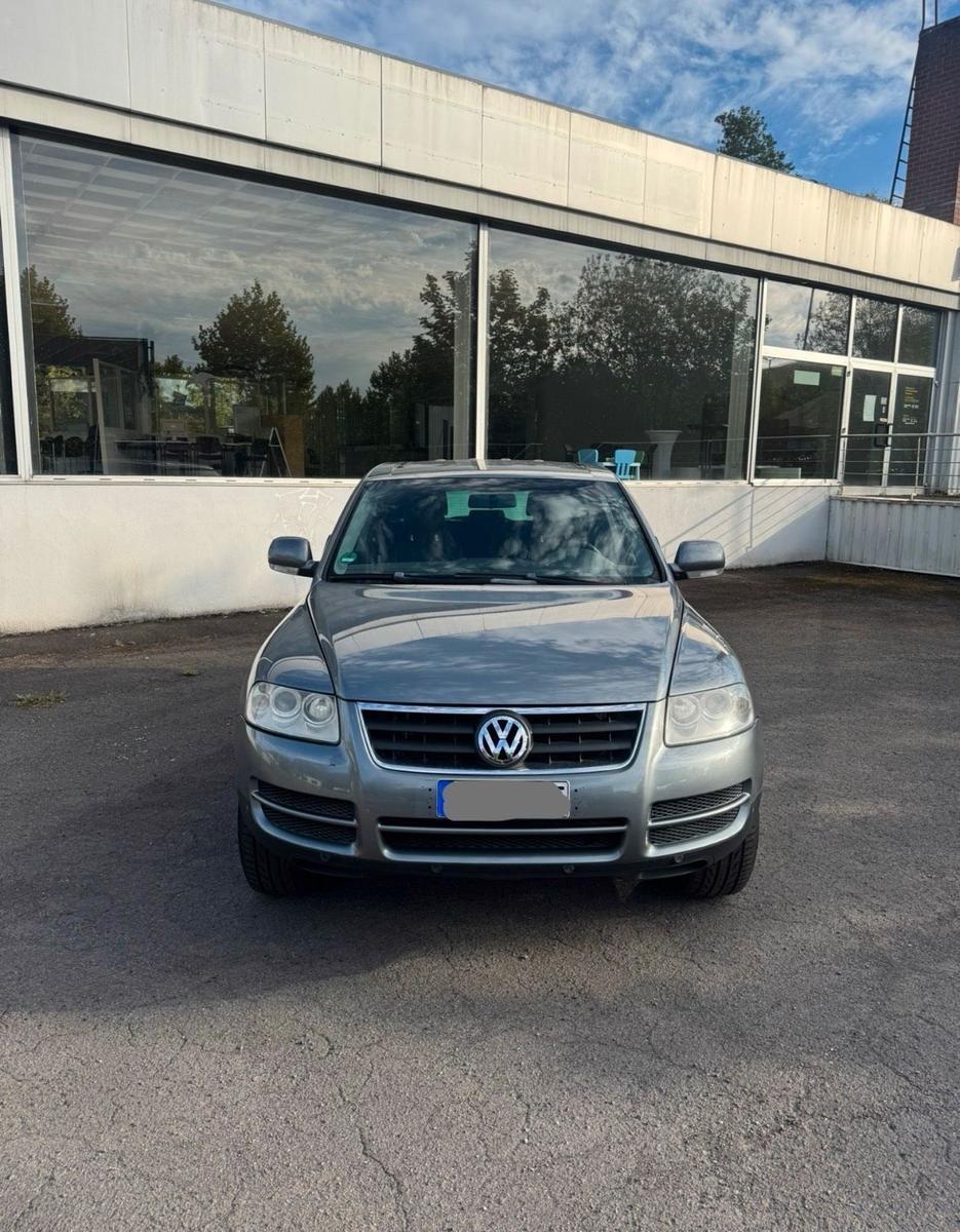 Volkswagen Touareg 2005 — rear view