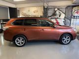 Mitsubishi Outlander 2.2 DI- 4WD 1HAND AHK XENON RKM 7 SITZ - Mitsubishi Gebrauchtwagen von 2013