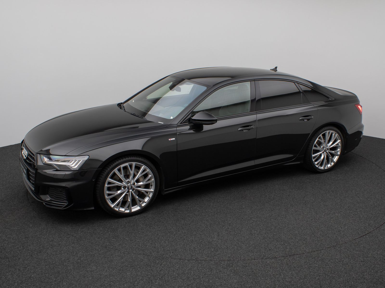 Fahrzeugabbildung Audi A6 Lim. 55 TFSI quattro S-Line + B&O SoftCl HUD