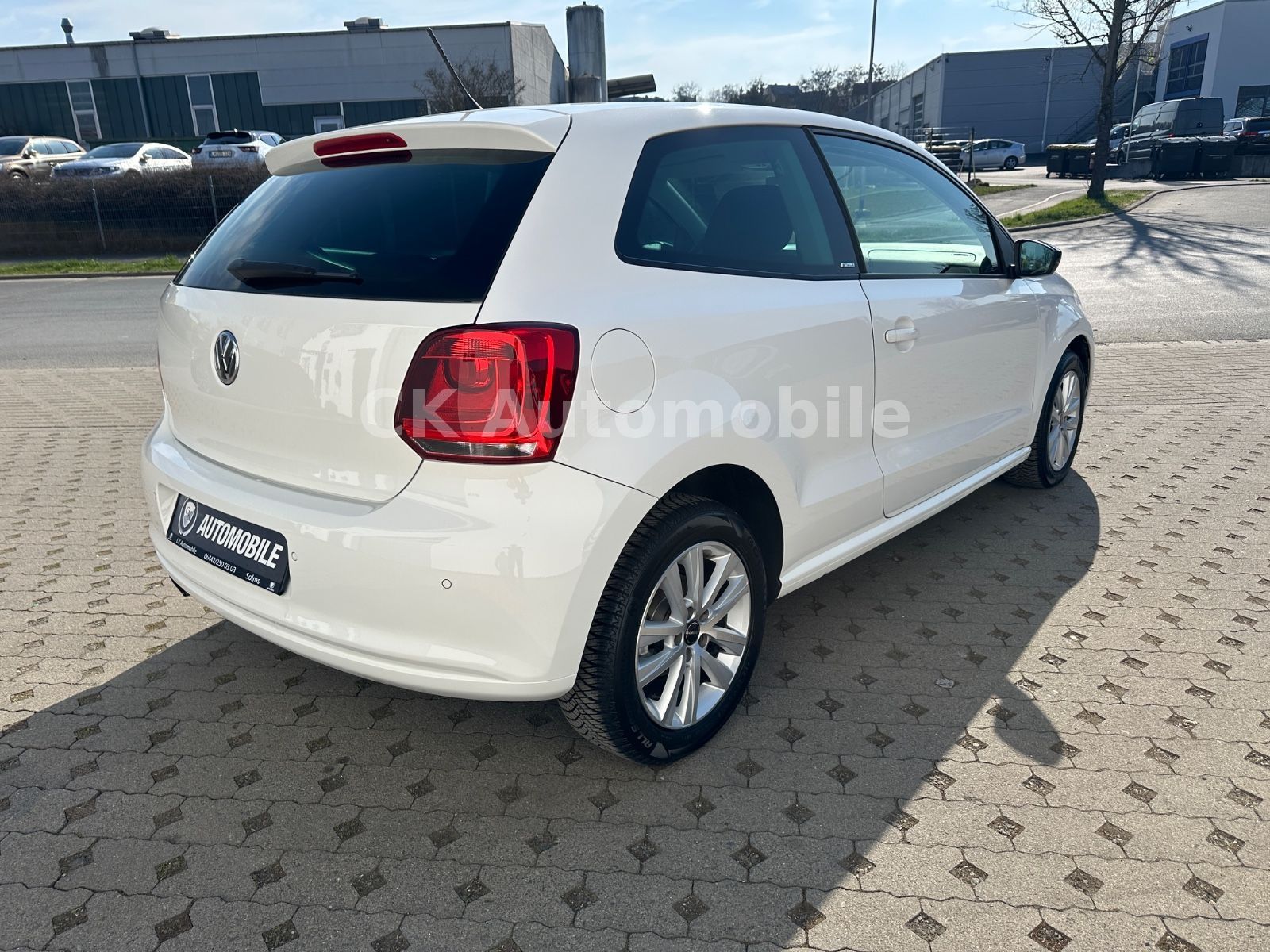 Fahrzeugabbildung Volkswagen Polo V Style 1.2 TSI/Klima/Bi-Xenon/Tempomat/PDC