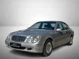 Mercedes-Benz E 240 V6 E -Klasse Vollleder PDC Sitzheizung - Mercedes-Benz E 240 mit Benzin-Antrieb