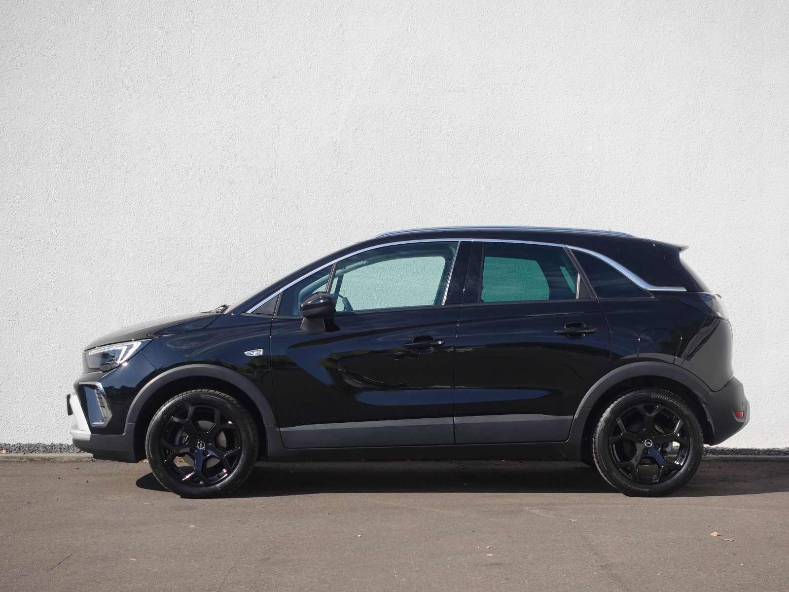 Fahrzeugabbildung Opel Crossland 1.2T AUTOMATIK,Kamera,Sitzhzg,LED,17"