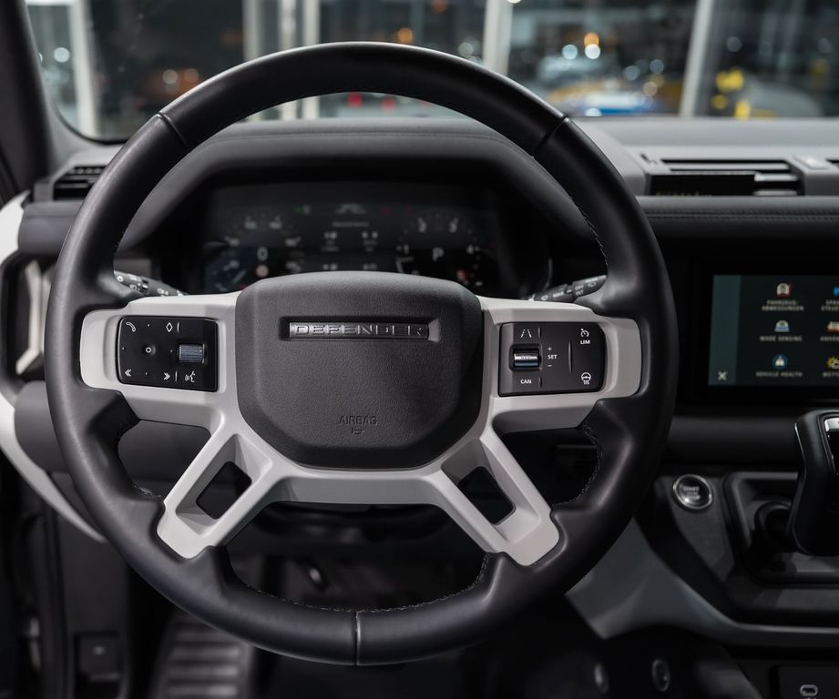 LAND-ROVER Defender 2023