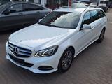 Mercedes-Benz E 220 T BlueTec Avantarde 2.Hand AHK LED Navi - gebrauchte Mercedes-Benz E 220 aus dem Jahr 2015