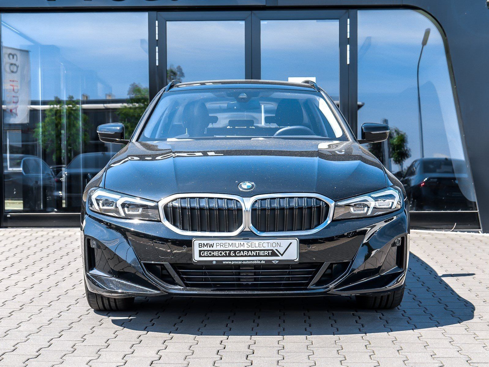 BMW 318i Touring RFK NAVI LED PDC V+H DAB Parkass. foto 8