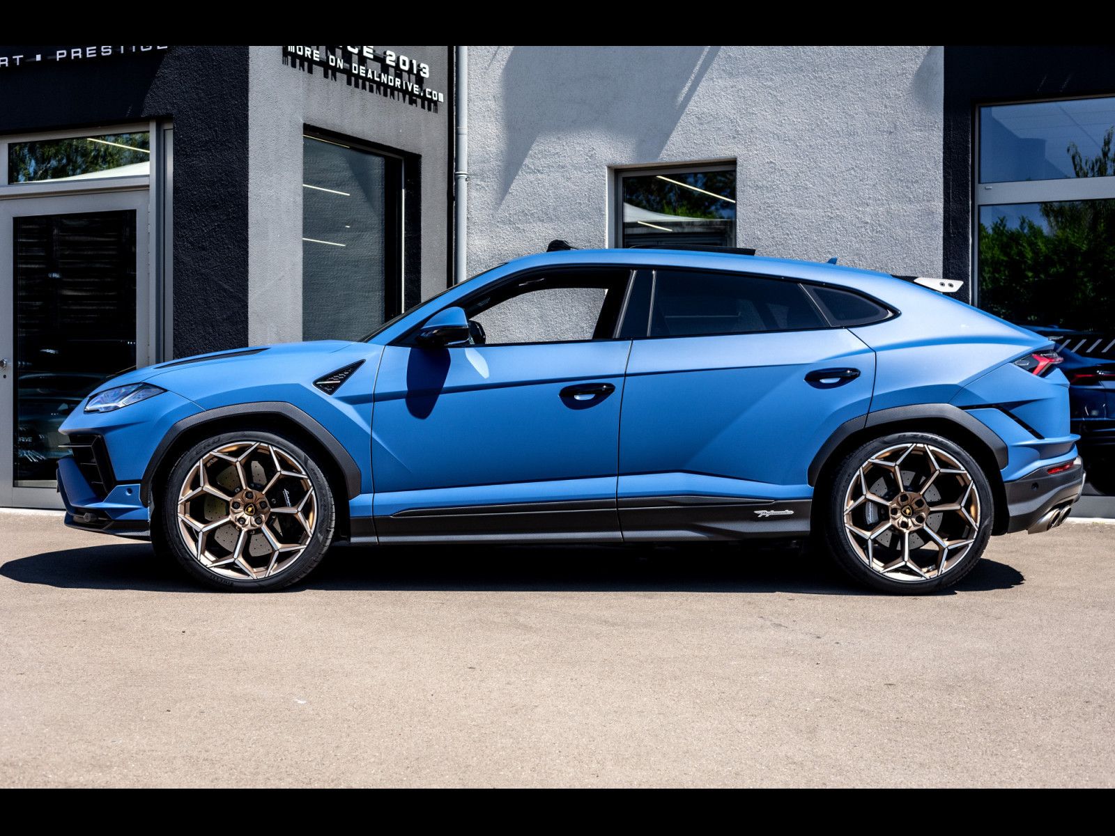 Lamborghini Urus PERFORMANTE°BLU GRIFO MATT°AKRA°5yr SERVICE imagem 2