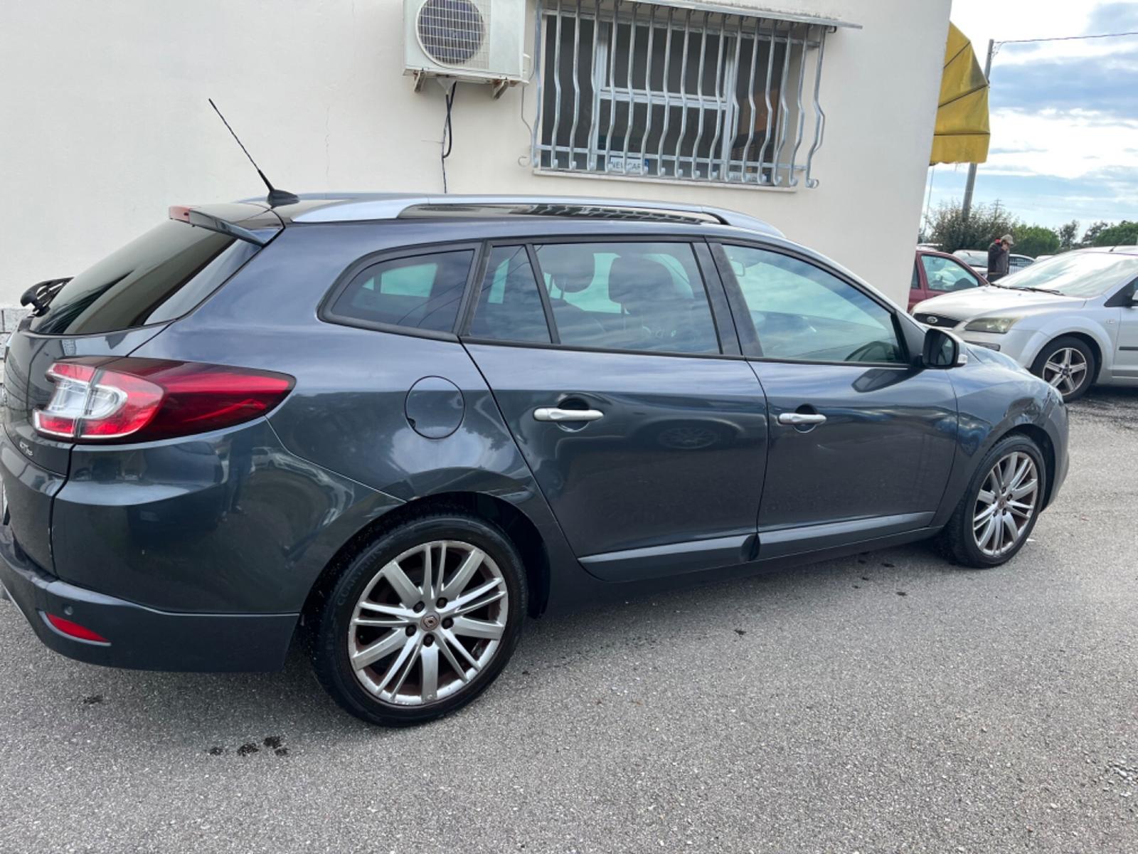 Renault Megane 2011 — rear view