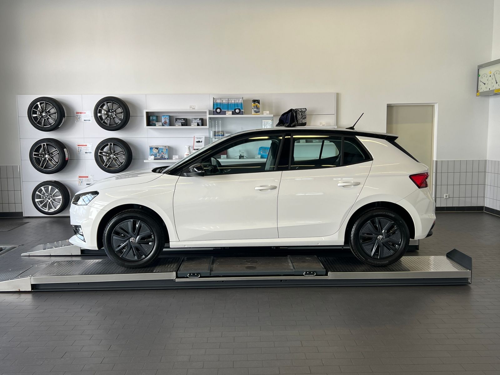 Fahrzeugabbildung SKODA Fabia IV Selection 1.0 TSI DSG *AHK, LED, SmartL