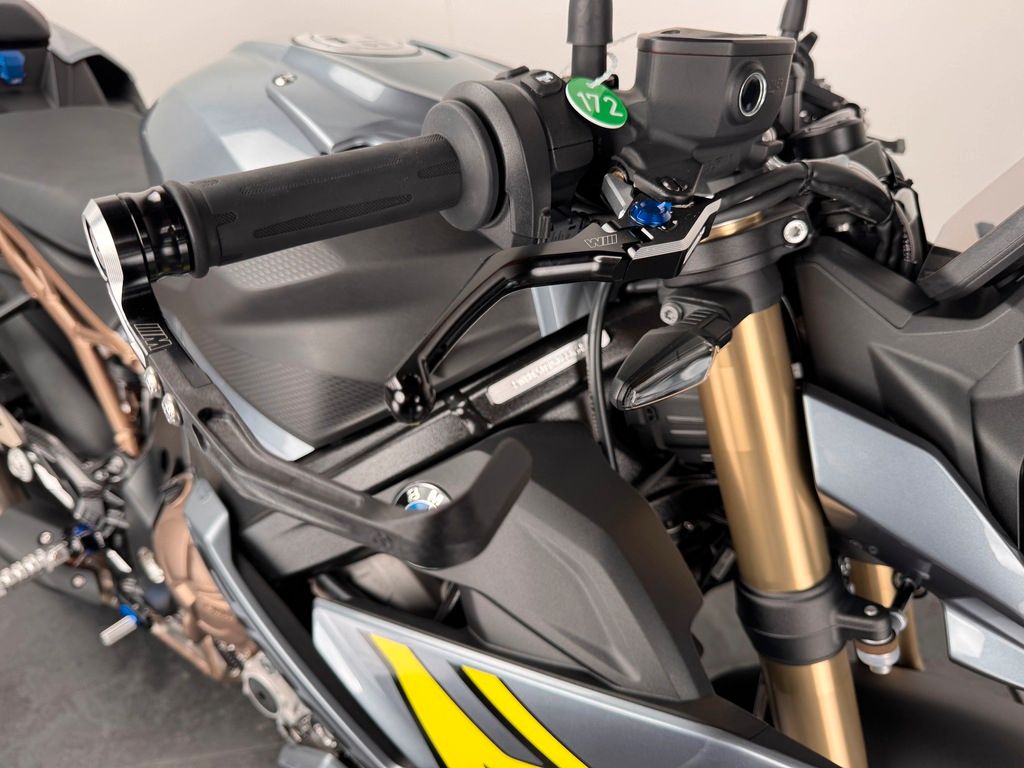 Fahrzeugabbildung BMW S 1000 R *NEUWERTIG *KAUM KILOMETER