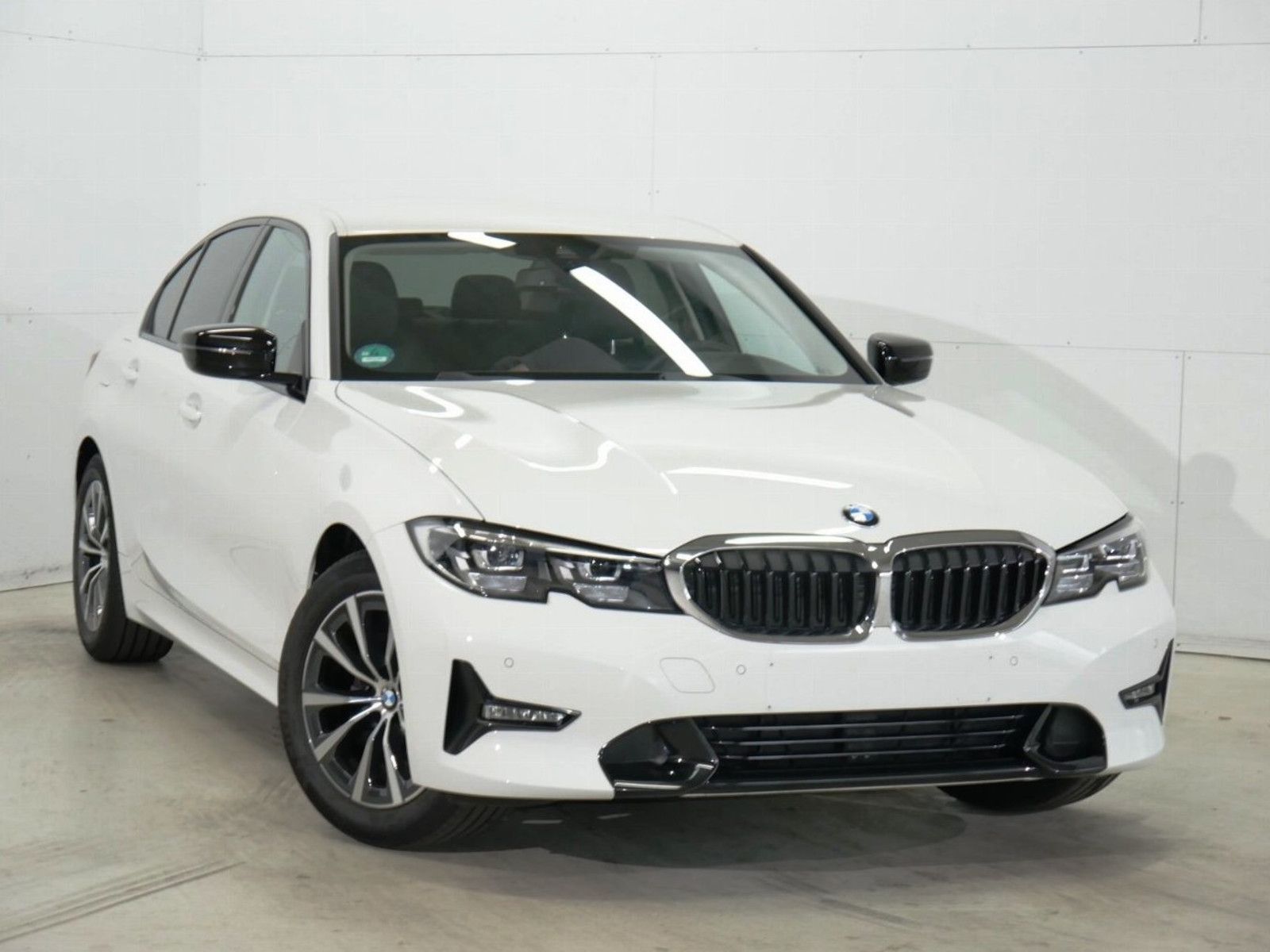 BMW 318i Sport Line Autom. LED Sound AmbienteLicht foto 2
